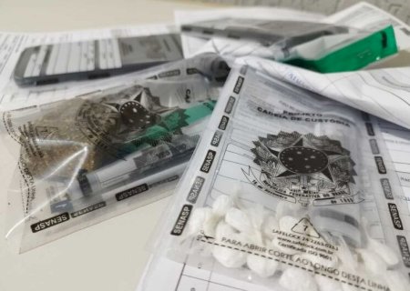 POLÍCIA ENCONTRA DROGA ESCONDIDA NA LAJE E NA CUECA DE INTERNO DO SEMIABERTO
