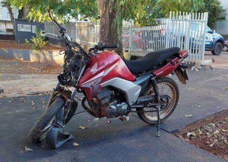 ADOLESCENTE FURTA MOTO E PROVOCA ACIDENTE DURANTE FUGA