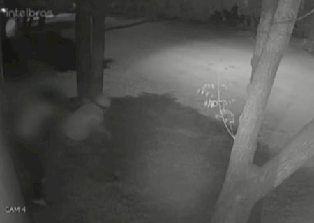 MARIDO LEVA 'GRAVATA' DE ESPOSA ENCIUMADA E CITA EMBOSCADA NO LAR DO TRABALHADOR