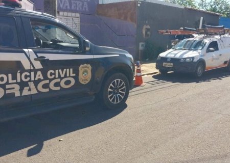 HOMEM É PRESO COM MUNIÇÃO, PLACA ADULTERADA E POR FURTO DE ENERGIA