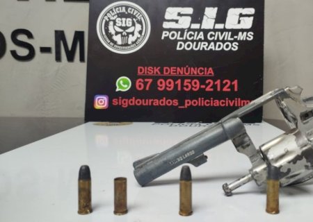 HOMEM QUE FORNECEU ARMA PARA ADOLESCENTES ASSALTAREM POSTO É PRESO
