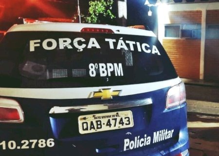 HOMEM TENTA SE ESCONDER EM BAR E É PRESO COM DROGAS