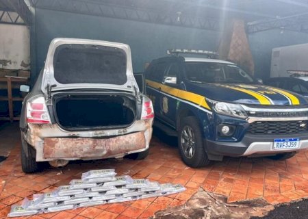 ALEGANDO VISITA AOS PAIS, HOMEM É FLAGRADO COM COCAÍNA NO PORTA-MALAS DE CARRO