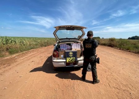EM CAARAPÓ CASAL É FLAGRADO COM CARRO 'RECHEADO' DE CIGARROS CONTRABANDEADOS