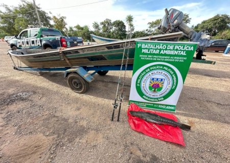 PESCADOR SEM LICENÇA É PRESO COM PETRECHOS ILEGAIS NO RIO MIRANDA