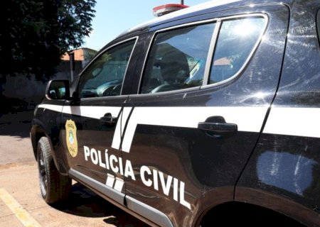 CASAL APANHA DE VIZINHO POR ATEAR FOGO EM FOLHAS NO QUINTAL