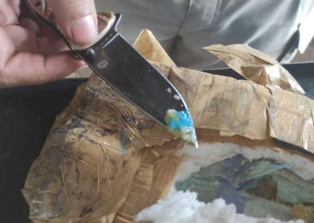 HOMEM É PRESO PELA PRF COM 34 QUILOS DE COCAÍNA EM ESTEPE DE CARRO
