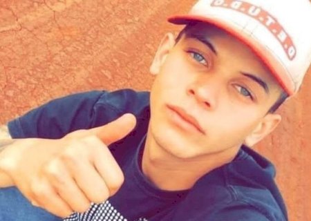 JOVEM É ASSASSINADO A TIROS QUANDO EMPURRAVA MOTO NA COMPANHIA DA NAMORADA