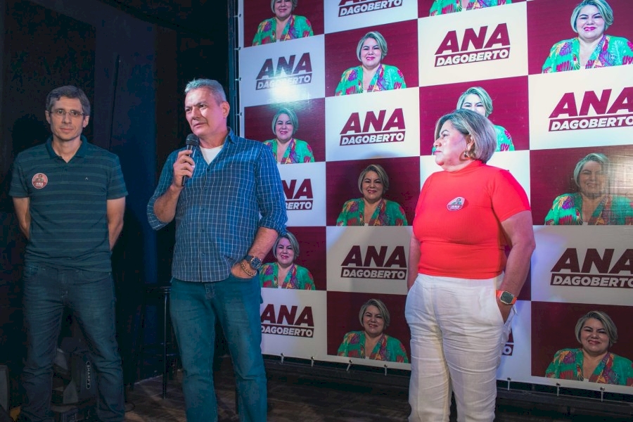ANA DAGOBERTO LANÇA PRÉ-CANDIDATURA E REÚNE LÍDERES DE VÁRIOS SEGMENTOS DA SOCIEDADE DOURADENSE