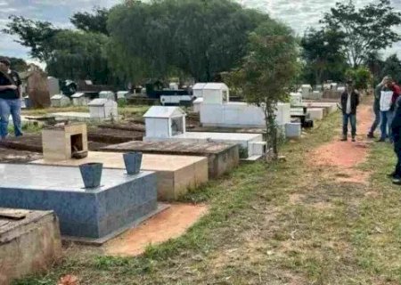 APÓS UMA SÉRIE DE FURTO DE CADÁVERES, POLÍCIA FAZ DILIGÊNCIA EM CEMITÉRIO