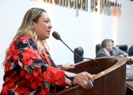 TÂNIA CRISTINA CRITICA O ABANDONO DA PREFEITURA NO JARDIM GUAICURUS, A FALTA DE MÉDICOS, E COBRA ASFALTO