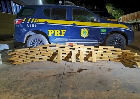 MULHERES QUE LEVARIAM DROGA PARA GOIÁS SÃO PRESAS PELA PRF