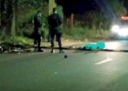 ACIDENTE ENTRE MOTOS MATA UMA PESSOA E DEIXA DUAS FERIDAS