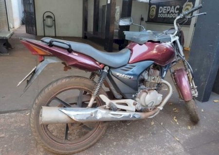MOTO FURTADA APÓS HOMEM ESQUECER CHAVE NA IGNIÇÃO É RECUPERADA