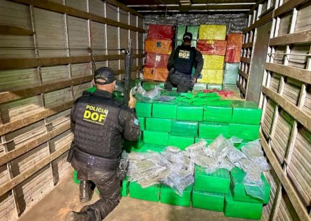 MOTORISTA ABANDONA CAMINHÃO COM 4 TONELADAS DE DROGA NA MS-295