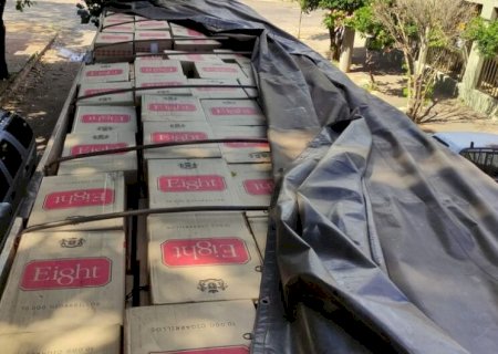 CARGA DE CIGARROS CONTRABANDEADOS É APREENDIDA EM CARRETA