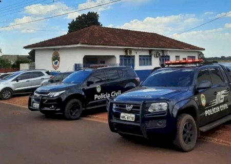 MULHER É ESFAQUEADA POR COLEGA DE FILHO NO INTERIOR DE MS