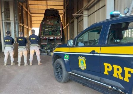 PRF APREENDE 8,1 TONELADAS DE MACONHA EM MUNDO NOVO