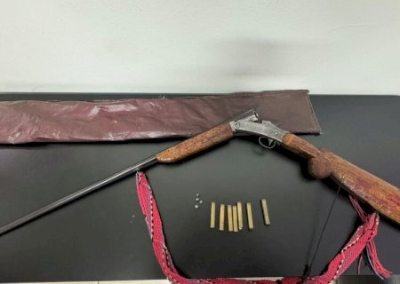 HOMEM DE 50 ANOS É PRESO COM ESPINGARDA