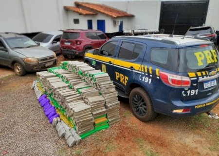 POLÍCIA APRENDE QUASE 2T DE MACONHA APÓS PERSEGUIÇÃO