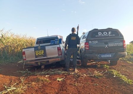 CONDUTOR ABANDONA CAMINHONETE COM PLACAS FALSAS E DROGAS ÀS MARGENS DA MS-166