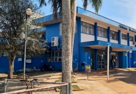 HOSPITAL DA VIDA:MÉDICOS QUEREM INSTALAR PORTÃO E IMPEDIR OUTROS FUNCIONÁRIOS DE USAR ESTACIONAMENTO