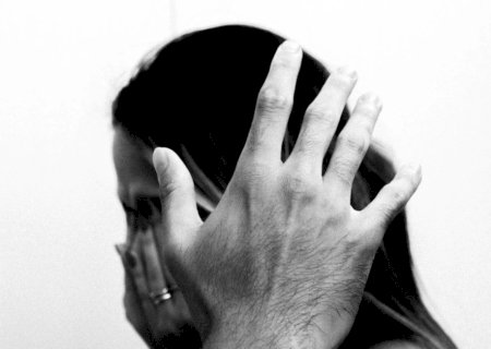 MULHER PASSA A NOITE EM UPA COM FILHOS APÓS SER AGREDIDA PELO MARIDO