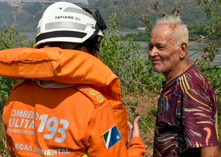 NA LUTA CONTRA O FOGO, BOMBEIROS SALVAM IDOSO QUE TENTAVA APAGAR INCÊNDIO NO PANTANAL
