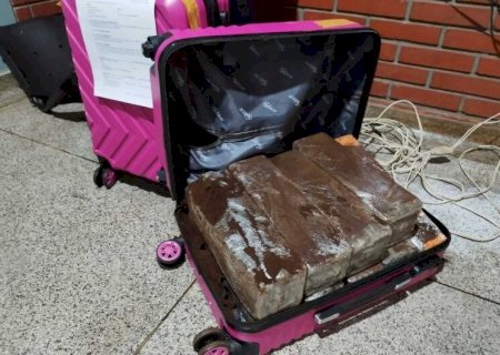 MULHER É PRESA COM DUAS MALAS CHEIAS DE MACONHA NO TERMINAL RODOVIÁRIO DE DOURADOS