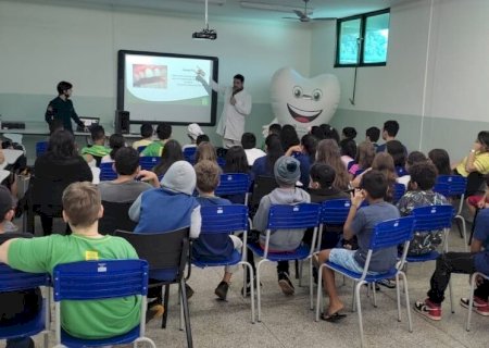 PROJETO 'ORIENTAÇÃO E PROMOÇÃO DE SAÚDE BUCAL' É REALIZADO NA ESCOLA CAPILÉ