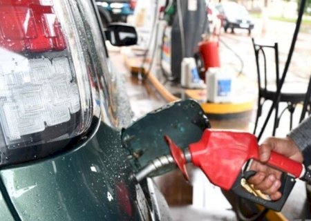 PREÇO DA GASOLINA COMUM TEM VARIAÇÃO DE QUASE 10% EM DOURADOS