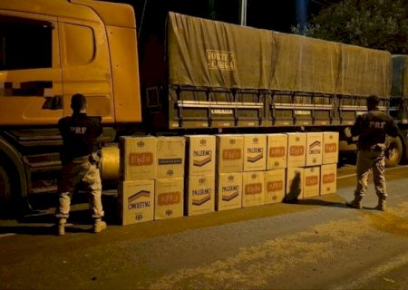 POLÍCIA APREENDE CARRETA QUE TRANSPORTAVA 9 MIL MAÇOS DE CIGARROS