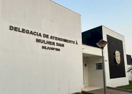 DETENTO QUEBRA GARRAFA NA CABEÇA DE EX-NAMORADA E A CORTA POR NÃO ACEITAR FIM DE RELACIONAMENTO