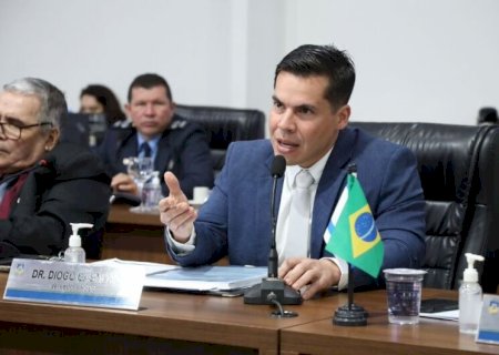 DIOGO CASTILHO COMEMORA AUMENTO EM PROCEDIMENTOS NO HOSPITAL DE CIRURGIAS DA GRANDE DOURADOS