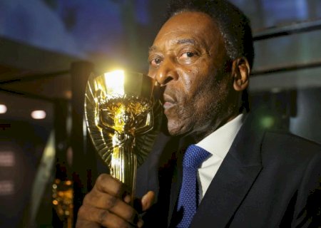 LEI INSTITUI A DATA DE 19 DE NOVEMBRO COMO O DIA DO REI PELÉ