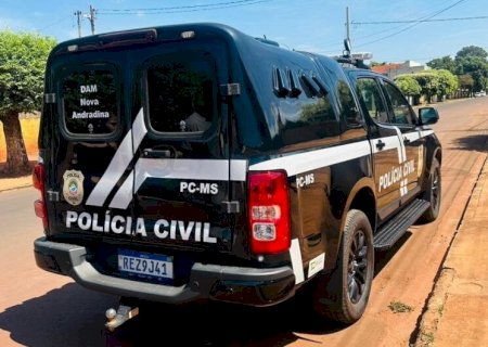 HOMEM VAI PRESO APÓS DESPEJAR CACHAÇA NOS OLHOS DA FILHA E AMEAÇAR E AGREDIR ESPOSA