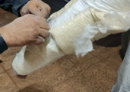 HOMEM É PRESO ESCONDENDO DROGA EM BRAÇO ENGESSADO