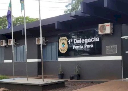 TRÊS IRMÃOS SÃO RESGATADOS ABANDONADOS APÓS MÃE SAIR PARA FAZER SOBRANCELHA