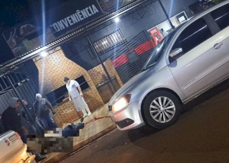 HOMEM BALEADO POR PISTOLEIRO EM ESTABELECIMENTO COMERCIAL MORRE EM HOSPITAL