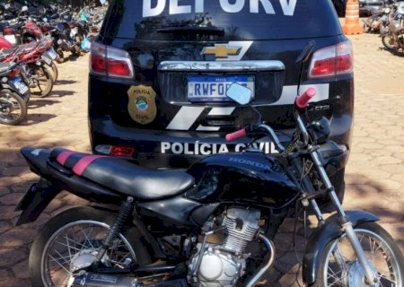 MOTO É RECUPERADA EM OPERAÇÃO PARA APREENDER VEÍCULOS FURTADOS POR ORGANIZAÇÃO CRIMINOSA