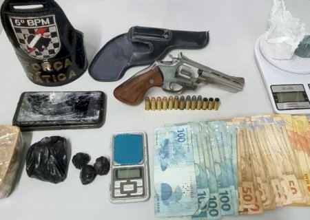 JOVEM É PRESO POR TRÁFICO DE DROGAS E POSSE IRREGULAR DE ARMA DE FOGO