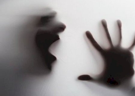 JOVEM DE 23 ANOS É ESPANCADA A PAULADAS POR TRIO E ESTUPRADA EM CACHOEIRA