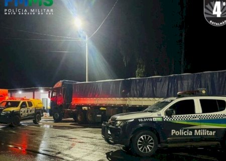 CAMINHÃO ROUBADO É RECUPERADO E MOTORISTA CONTINUA DESAPARECIDO