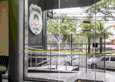 MULHER É DENUNCIADA POR MAUS-TRATOS CONTRA O FILHO DE 13 ANOS