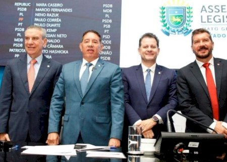 ALEMS: MESA DIRETORA É REELEITA POR UNANIMIDADE