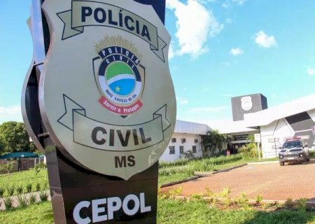 HOMEM PEDE AJUDA EM FERRO-VELHO APÓS SER ESFAQUEADO
