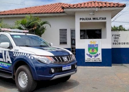 EMBRIAGADO, HOMEM DESCUMPRE MEDIDA PROTETIVA E É PRESO