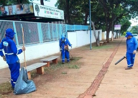 PREFEITURA LEVA MUTIRÃO DE LIMPEZA AOS BAIRROS DE DOURADOS