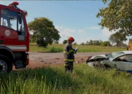 CARRO QUE LEVAVA PACIENTES DA MS PARA SP SOFRE ACIDENTE E DEIXA FERIDOS
