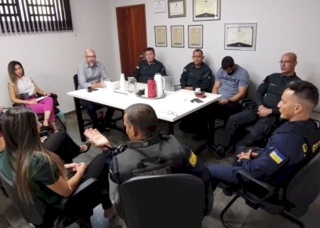 REUNIÃO FORTALECE SEGURANÇA EM DOURADOS PARA PROTEÇÃO ÀS MULHERES